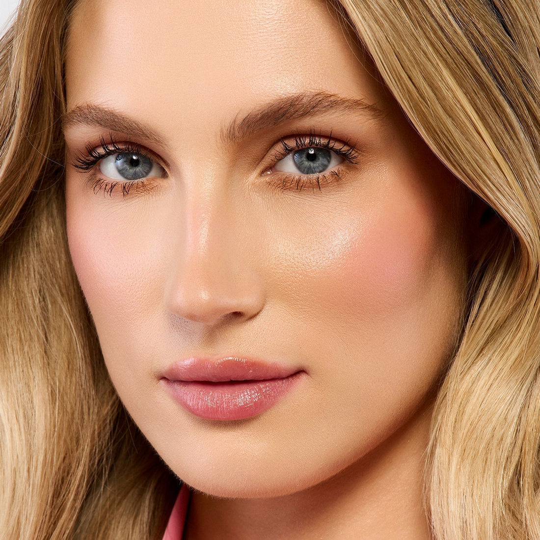Prepare your skin before makeup: The secret to a radiant complexion all day